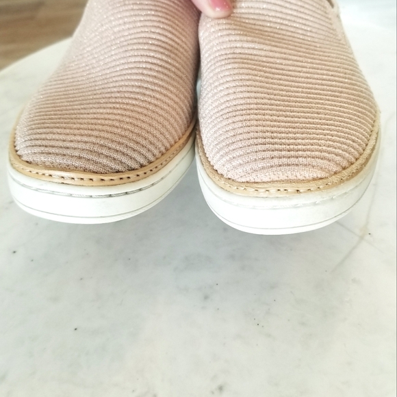 Ugg Sammy Metallic Pink Slip on Women's Sneakers Flats Metallic Athleisure sz 9 - Picture 9 of 10